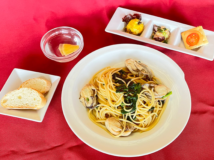 牡蠣とほうれん草のパスタ