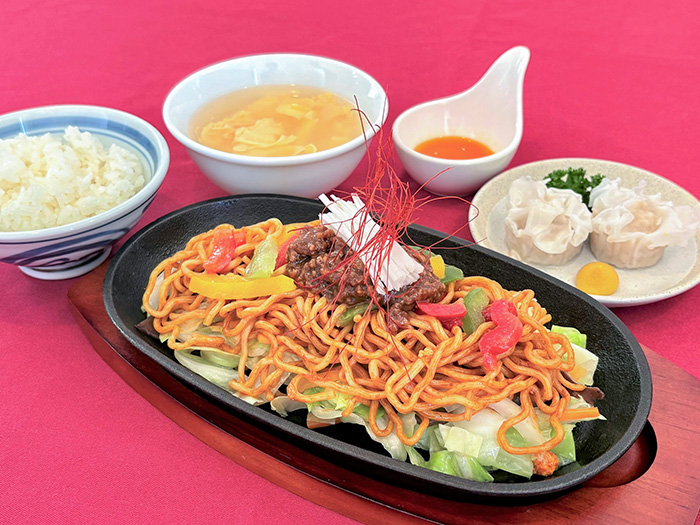 勝浦担々風鉄板焼きそば